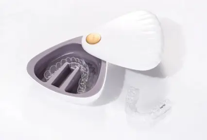 Klare Aligner, klare Kommunikation: Vinci Smile hält Sie verbunden